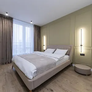 Апартаменты Luxury Near Metro Station Osokorky, Киев